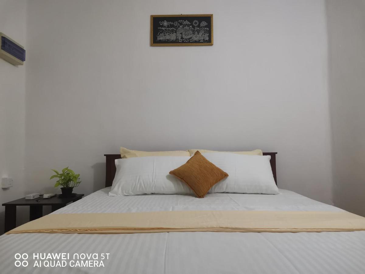 Bee Cottage Негомбо Екстер'єр фото