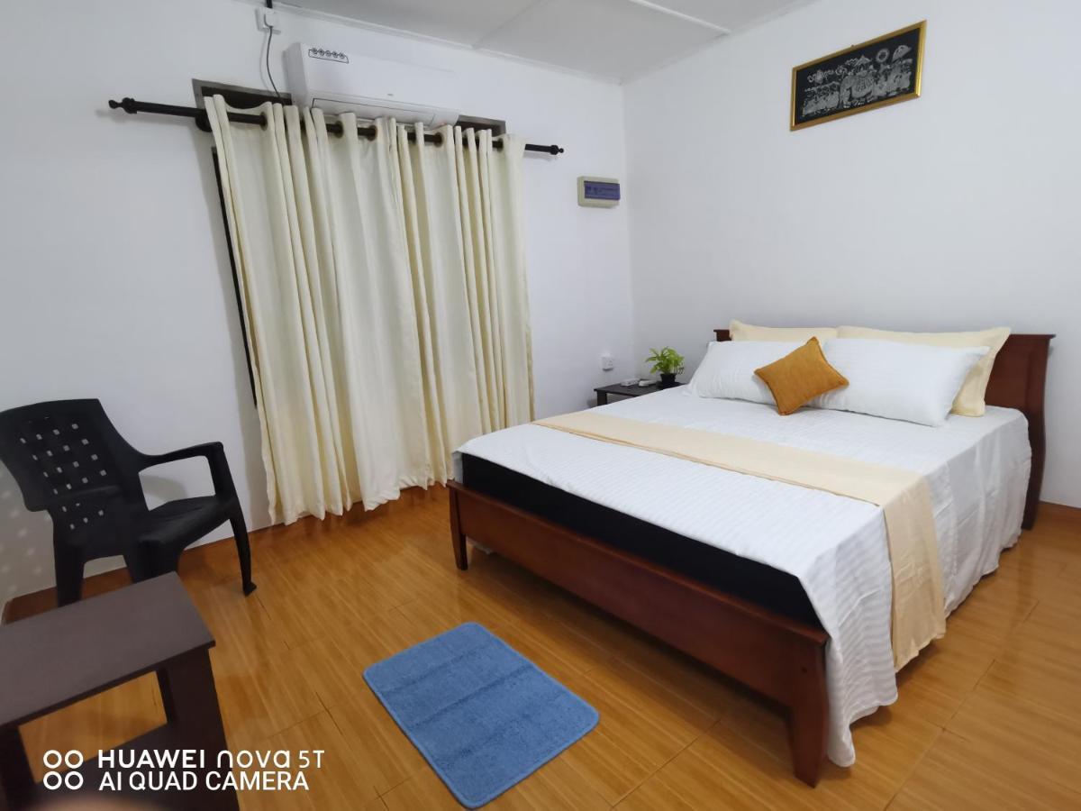 Bee Cottage Негомбо Екстер'єр фото