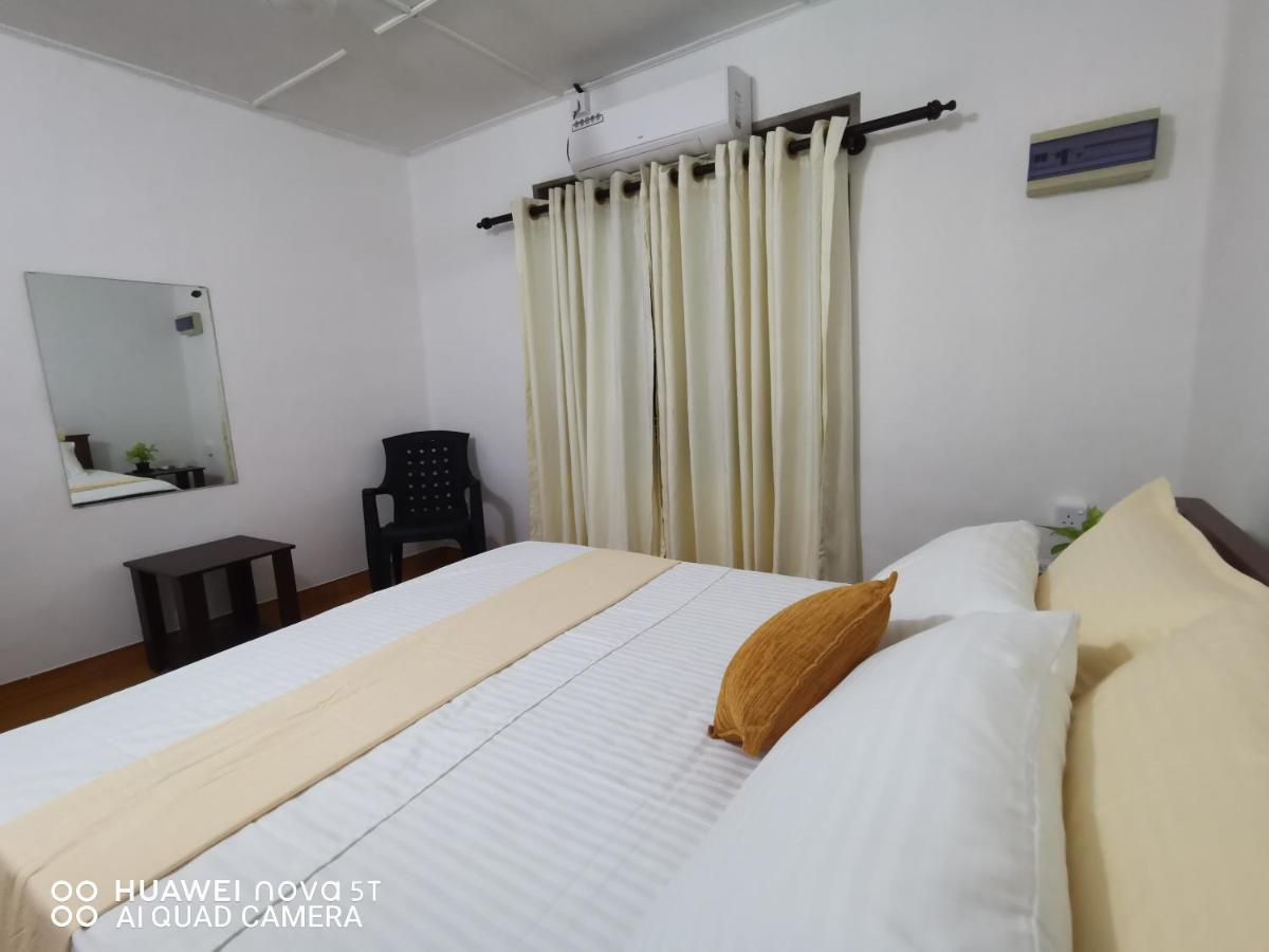 Bee Cottage Негомбо Екстер'єр фото